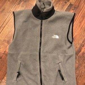 Men’s North Face fleece vest